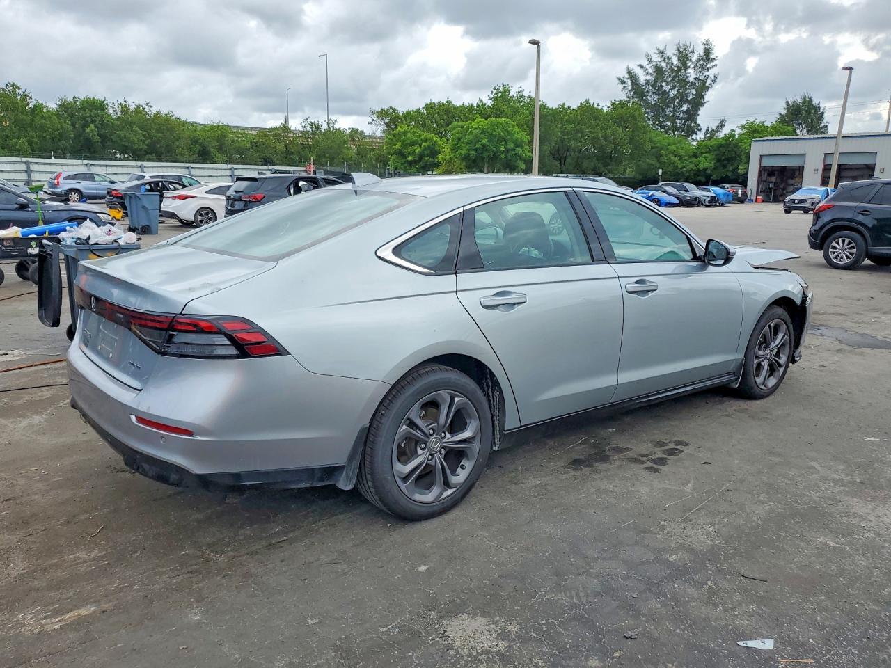 2024 Honda Accord Hybrid Exl - Image 3