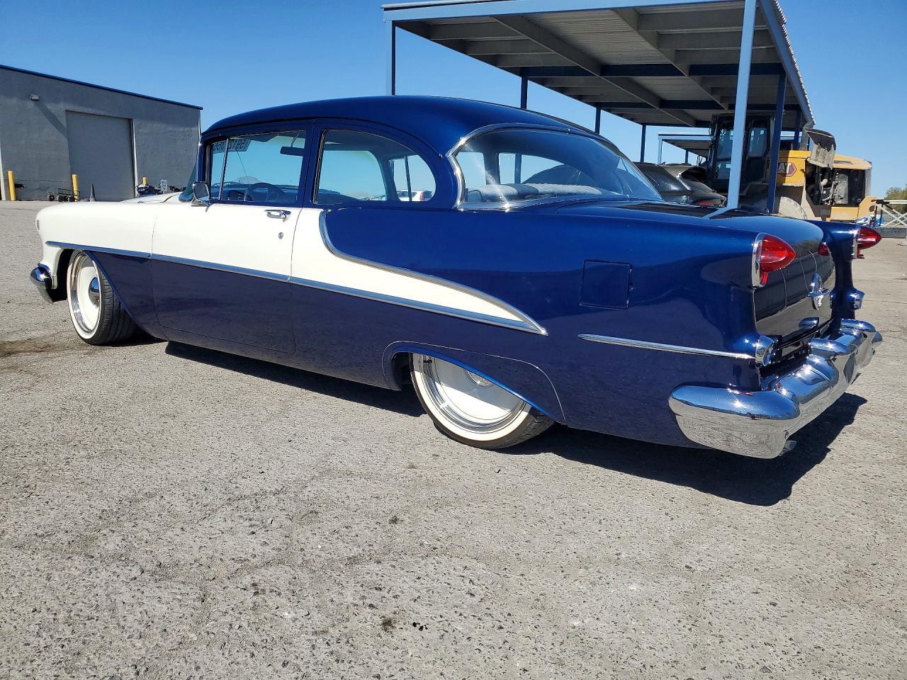 1955 Oldsmobile 88 - Фото 2