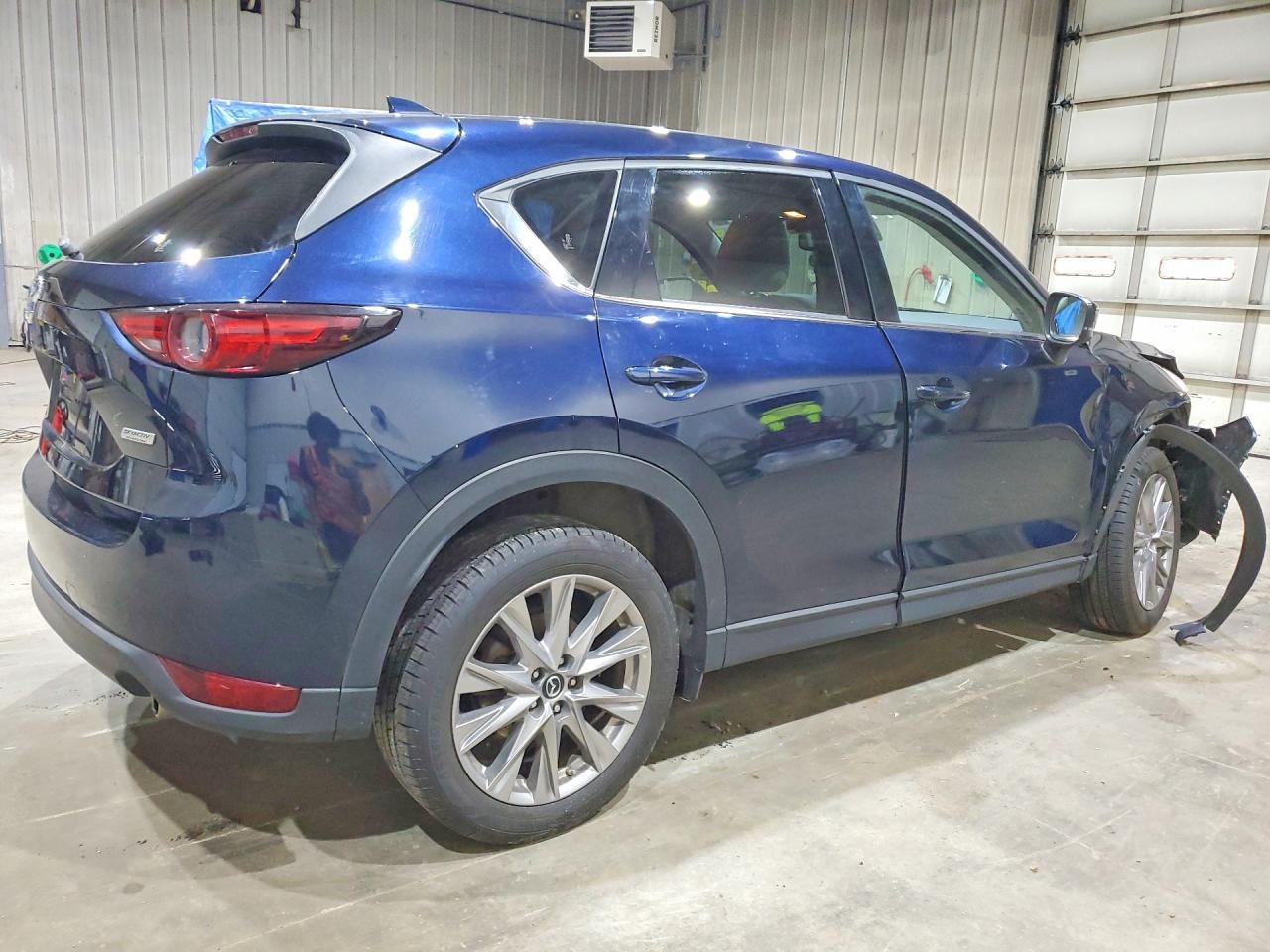 2019 Mazda Cx-5 Grand Touring - Image 3