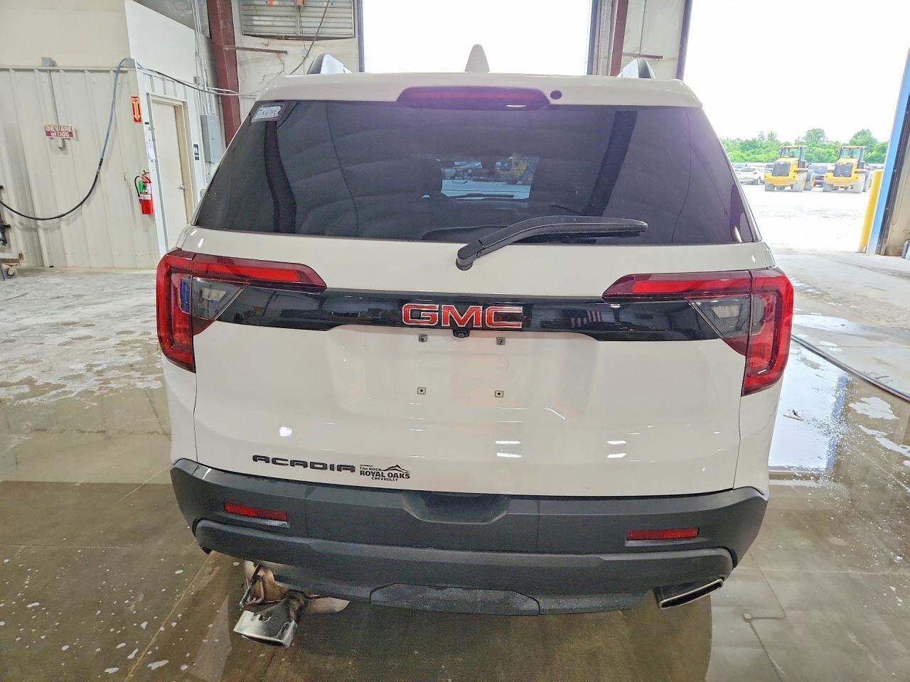 2023 GMC Acadia Sle - Image 6
