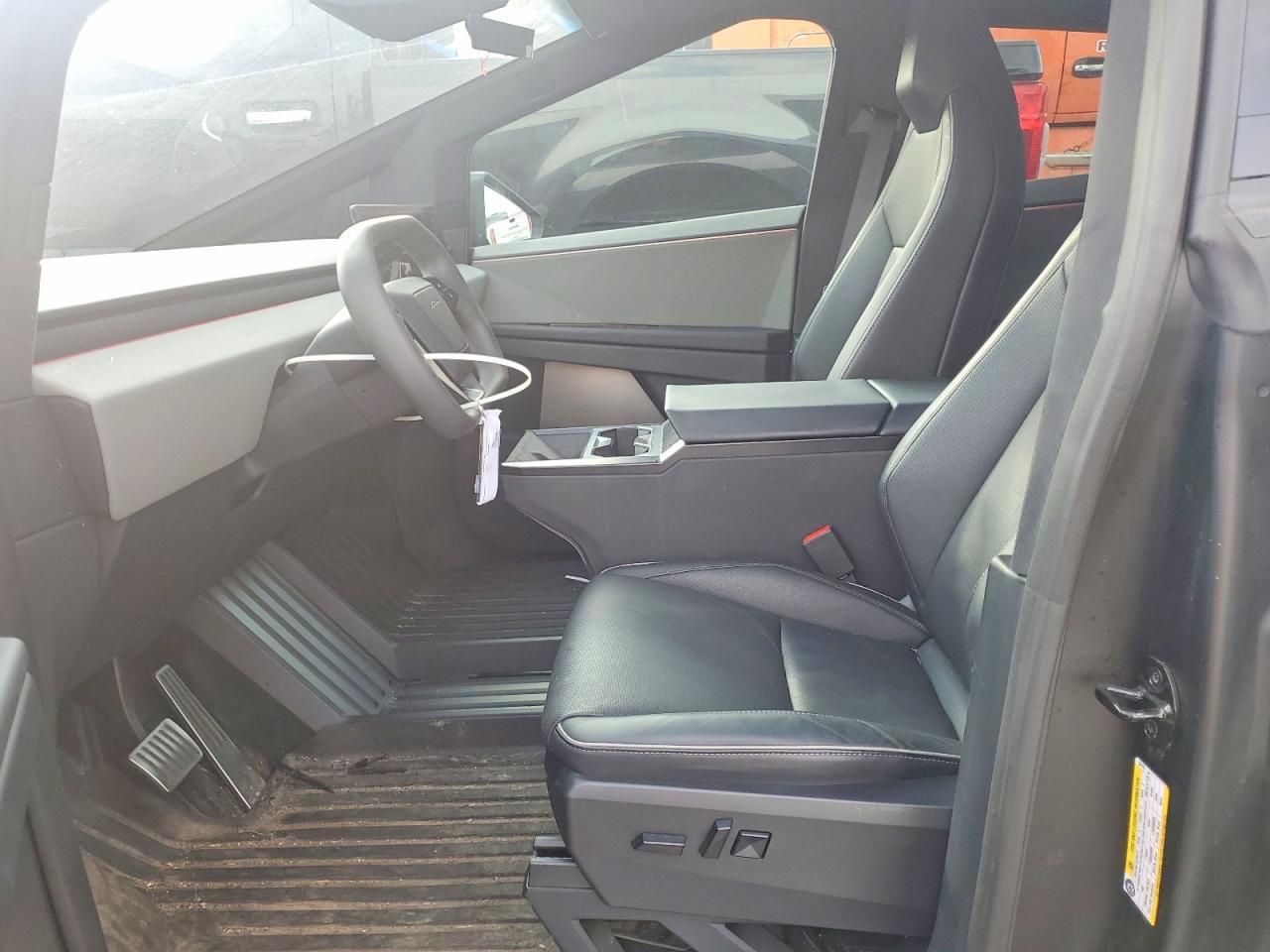 2024 Tesla Cybertruck - Image 7
