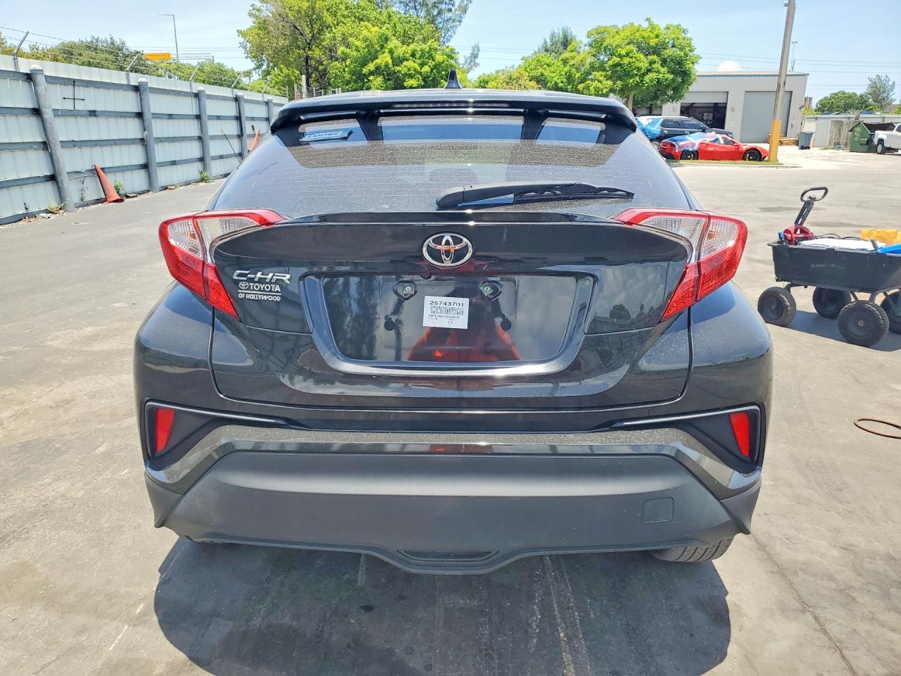 2019 Toyota C-Hr Le - Фото 6