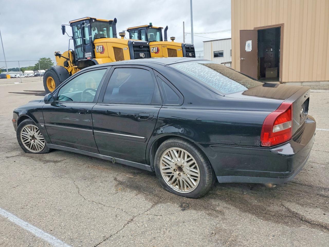 2003 Volvo S80 - Image 2
