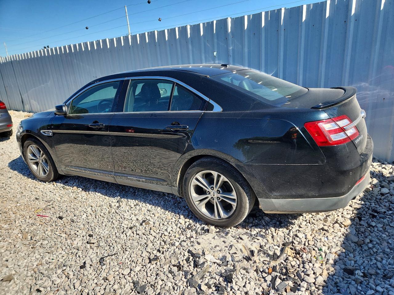 2015 Ford Taurus Sel - Фото 2