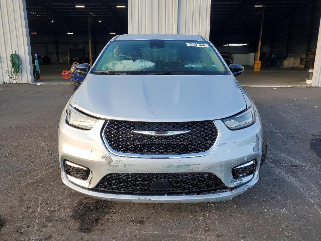 2024 Chrysler Pacifica Touring L - Фото 5