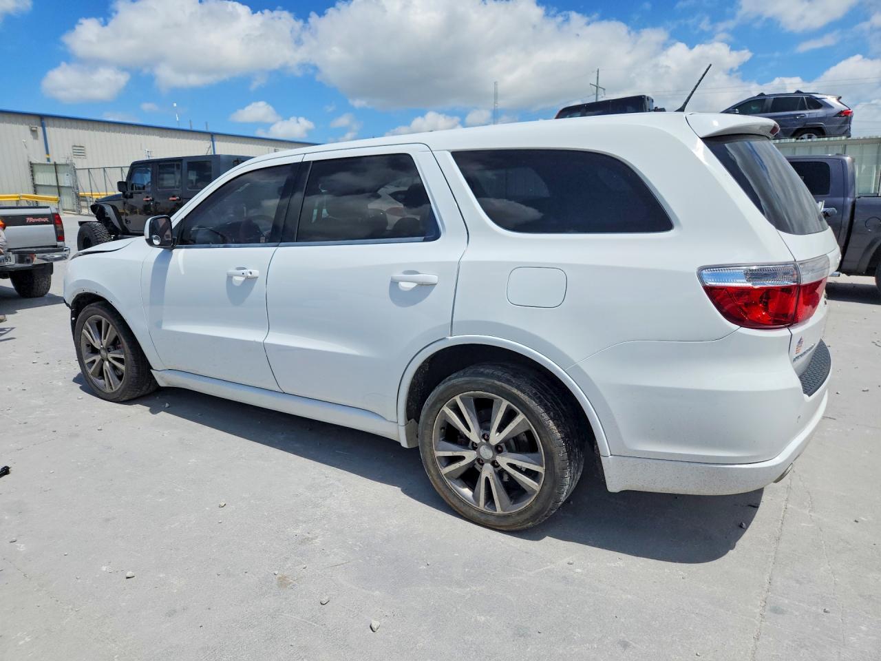 2013 Dodge Durango R - Фото 2