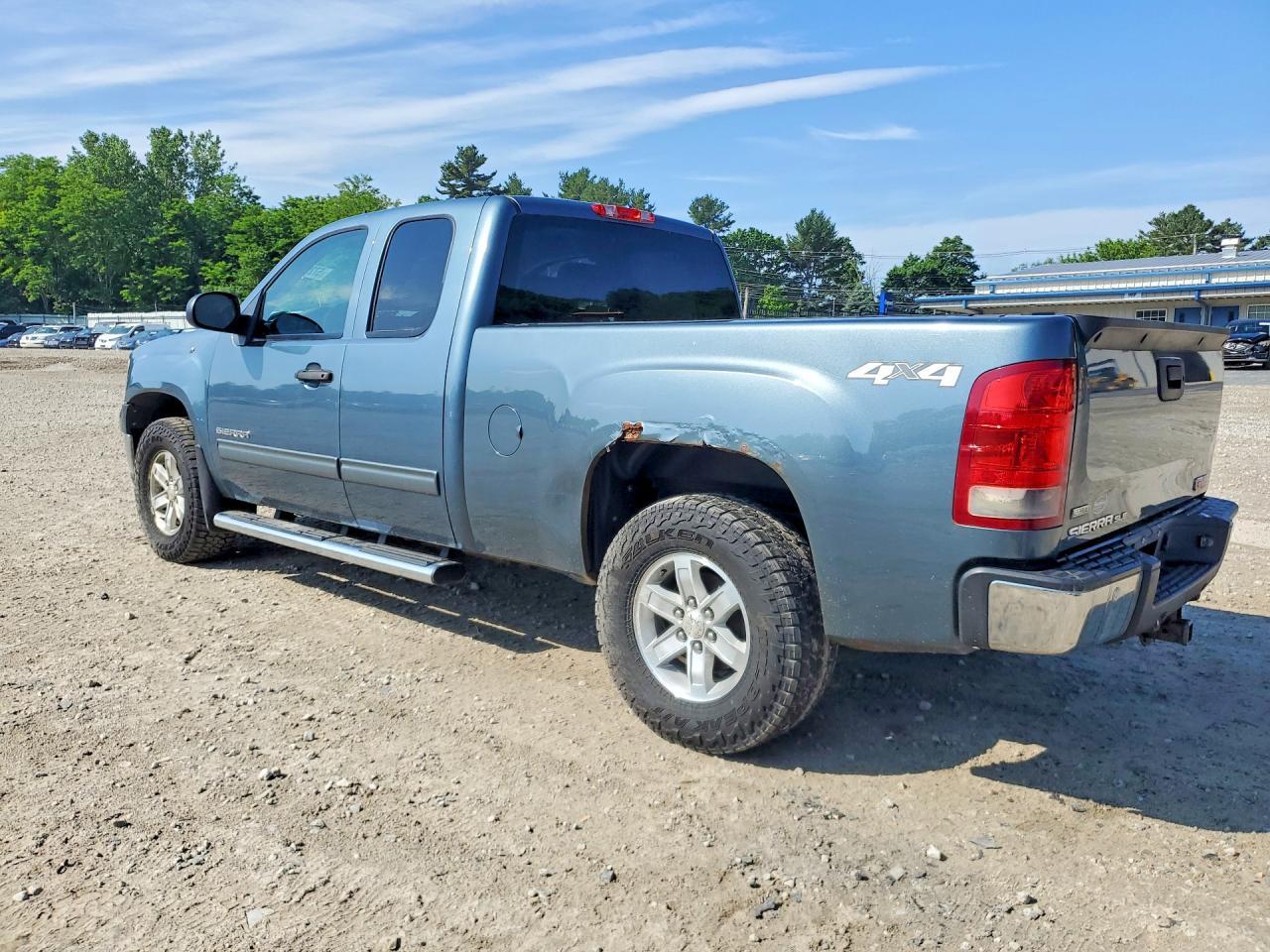 2011 GMC Sierra K1500 Sle - Image 2