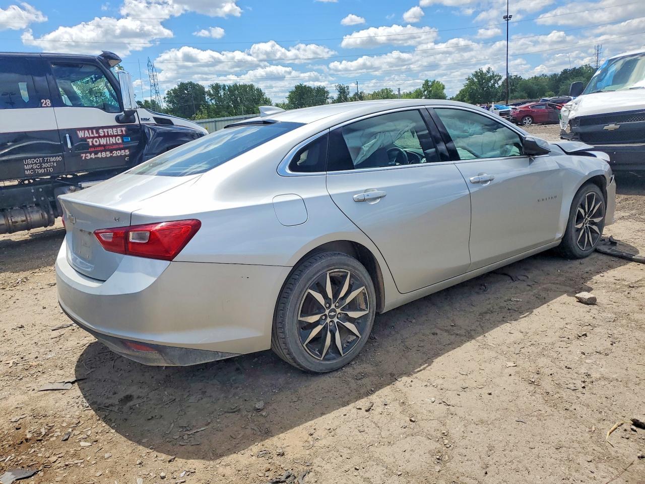 2017 Chevrolet Malibu Lt - Фото 3