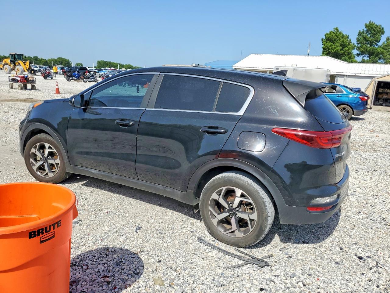 2020 Kia Sportage Lx - Image 2