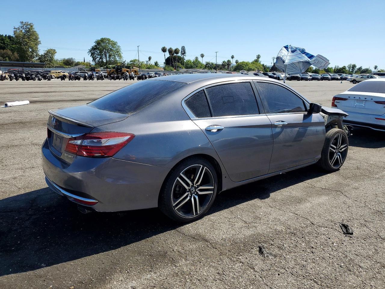 2016 Honda Accord Sport - Image 3