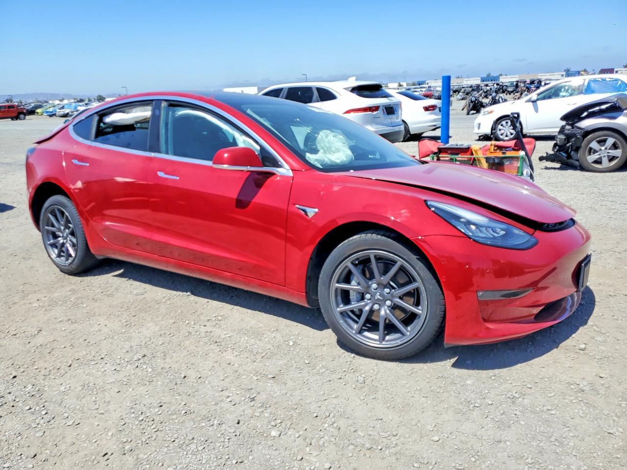 2019 Tesla Model 3 - Фото 4