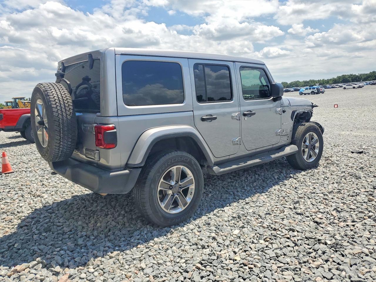 2021 Jeep Wrangler Unlimited Sahara - Фото 3