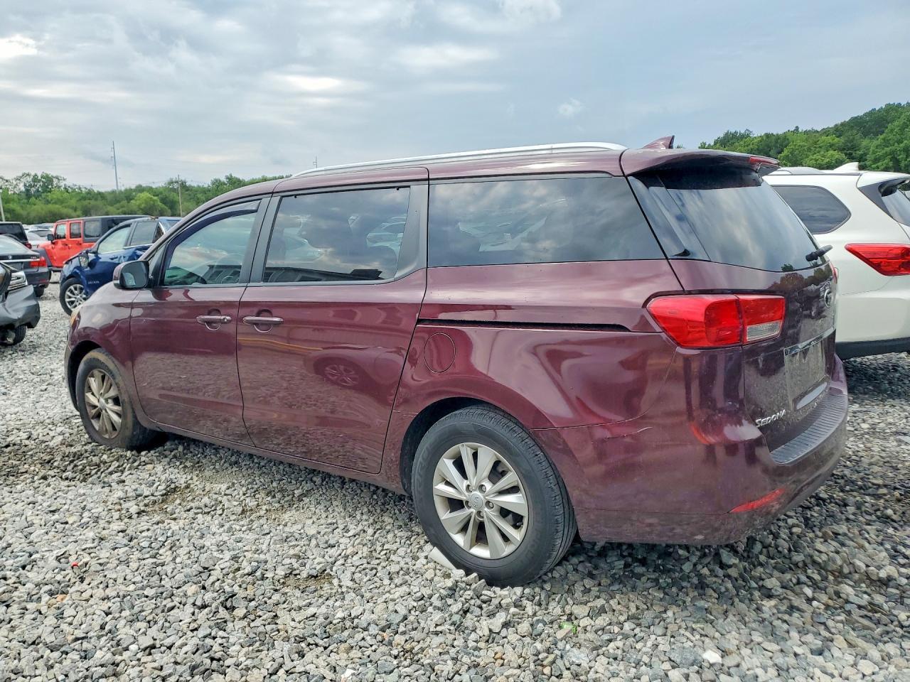 2015 Kia Sedona Lx - Image 2