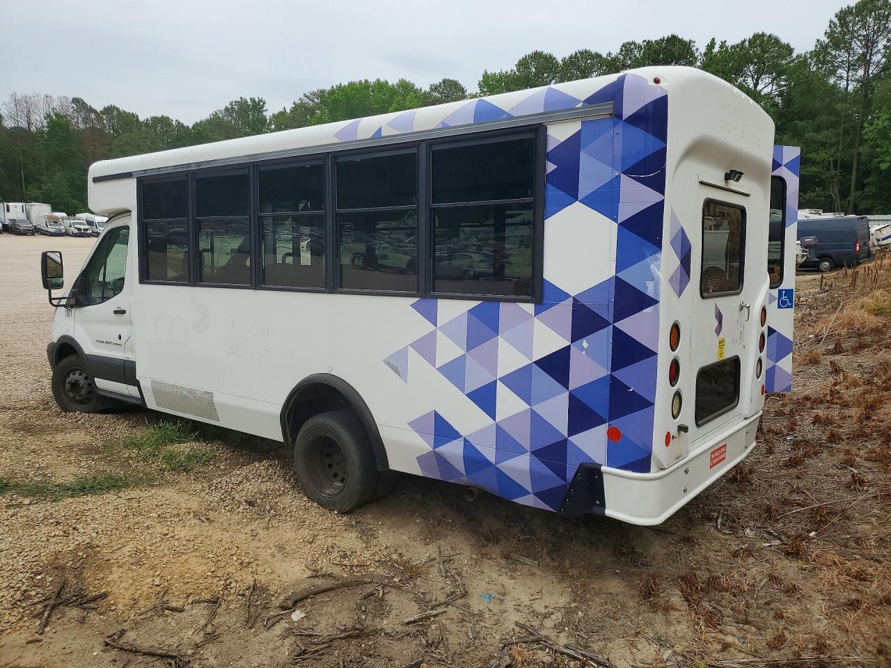 2017 Ford Transit Shuttle Bus - Фото 2