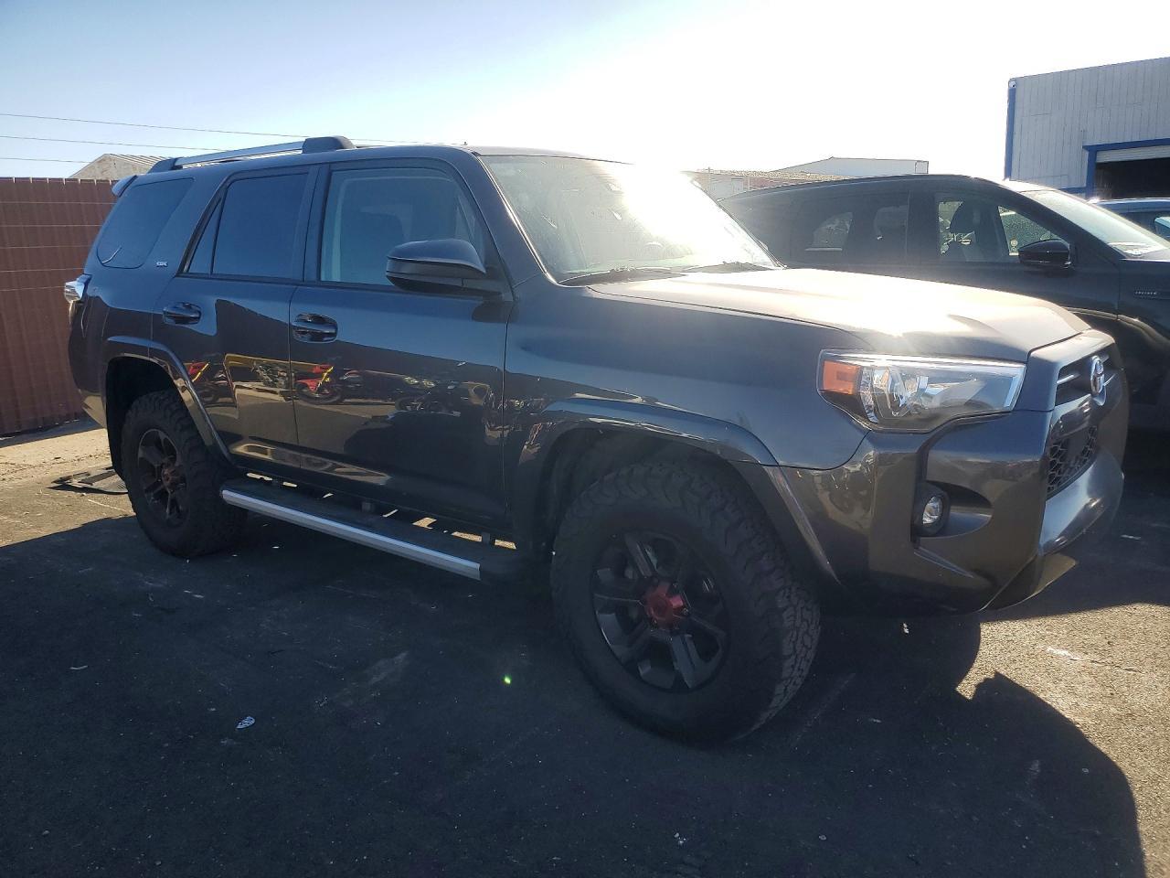 2021 Toyota 4Runner Sr5 - Image 4