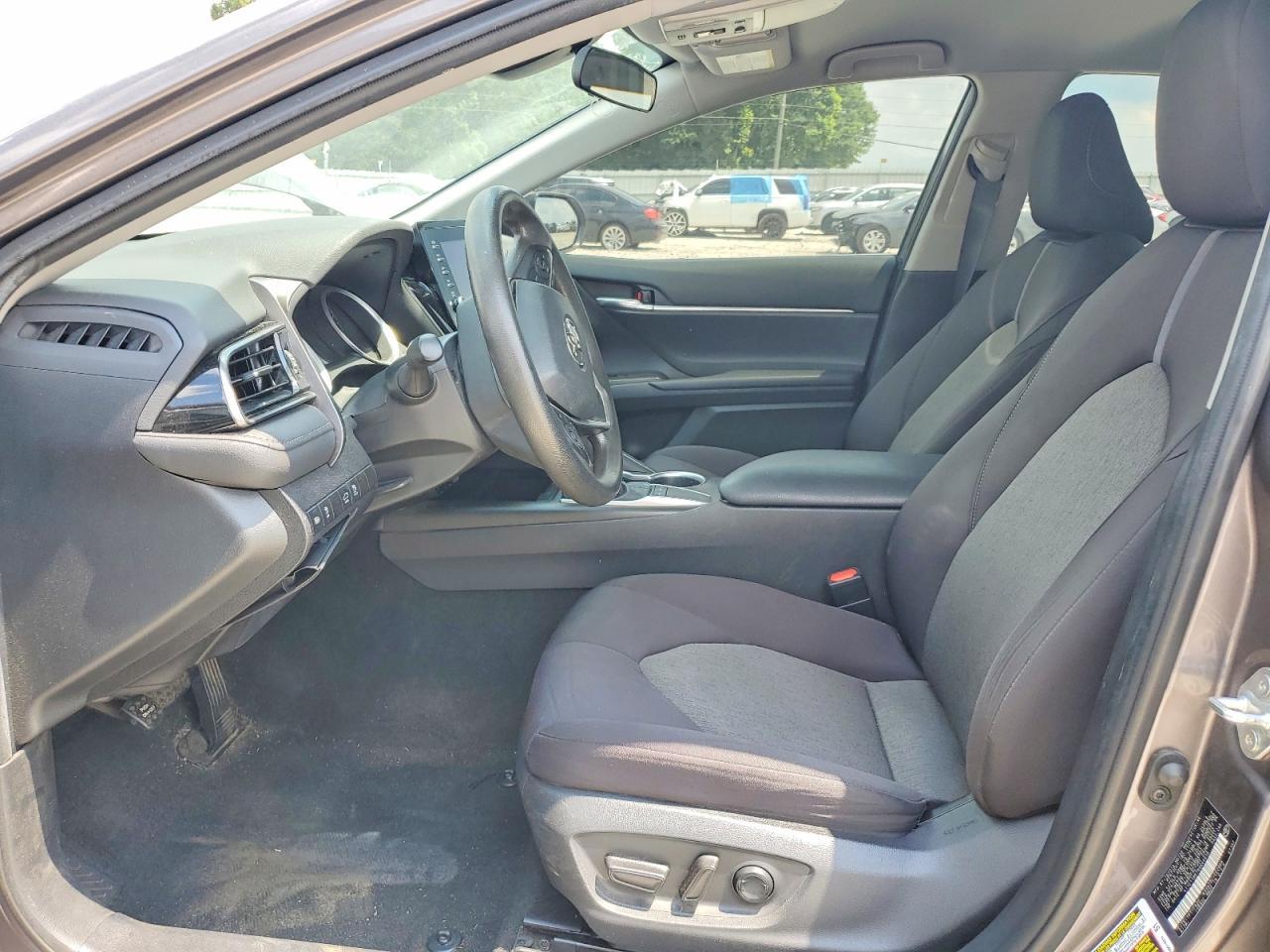 2022 Toyota Camry Le - Фото 7