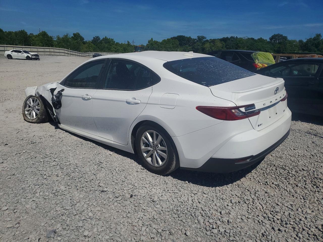 2025 Toyota Camry Le - Фото 2
