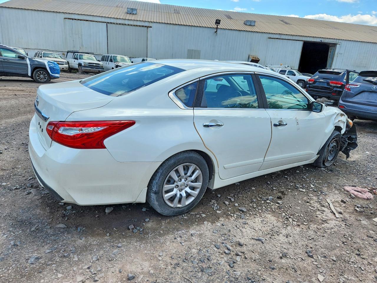 2016 Nissan Altima 2.5 S - Фото 3
