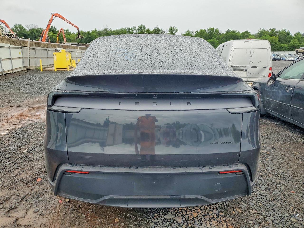 2026 Tesla Model Y - Фото 6