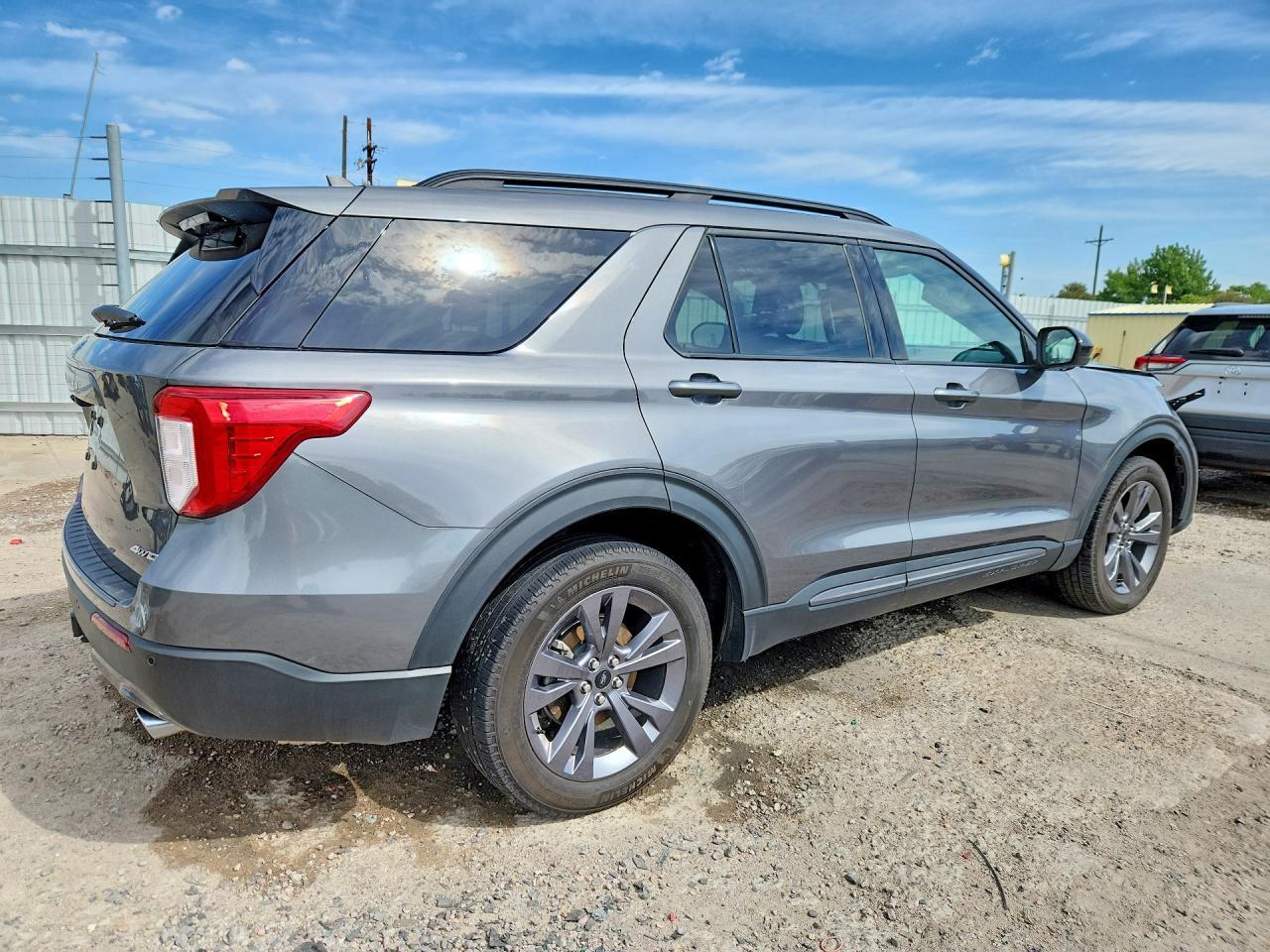 2023 Ford Explorer Xlt - Фото 3