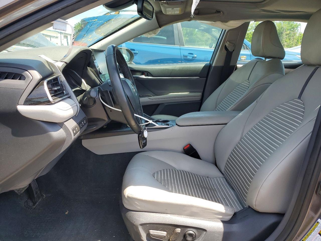 2022 Toyota Camry Hybrid Se - Фото 7
