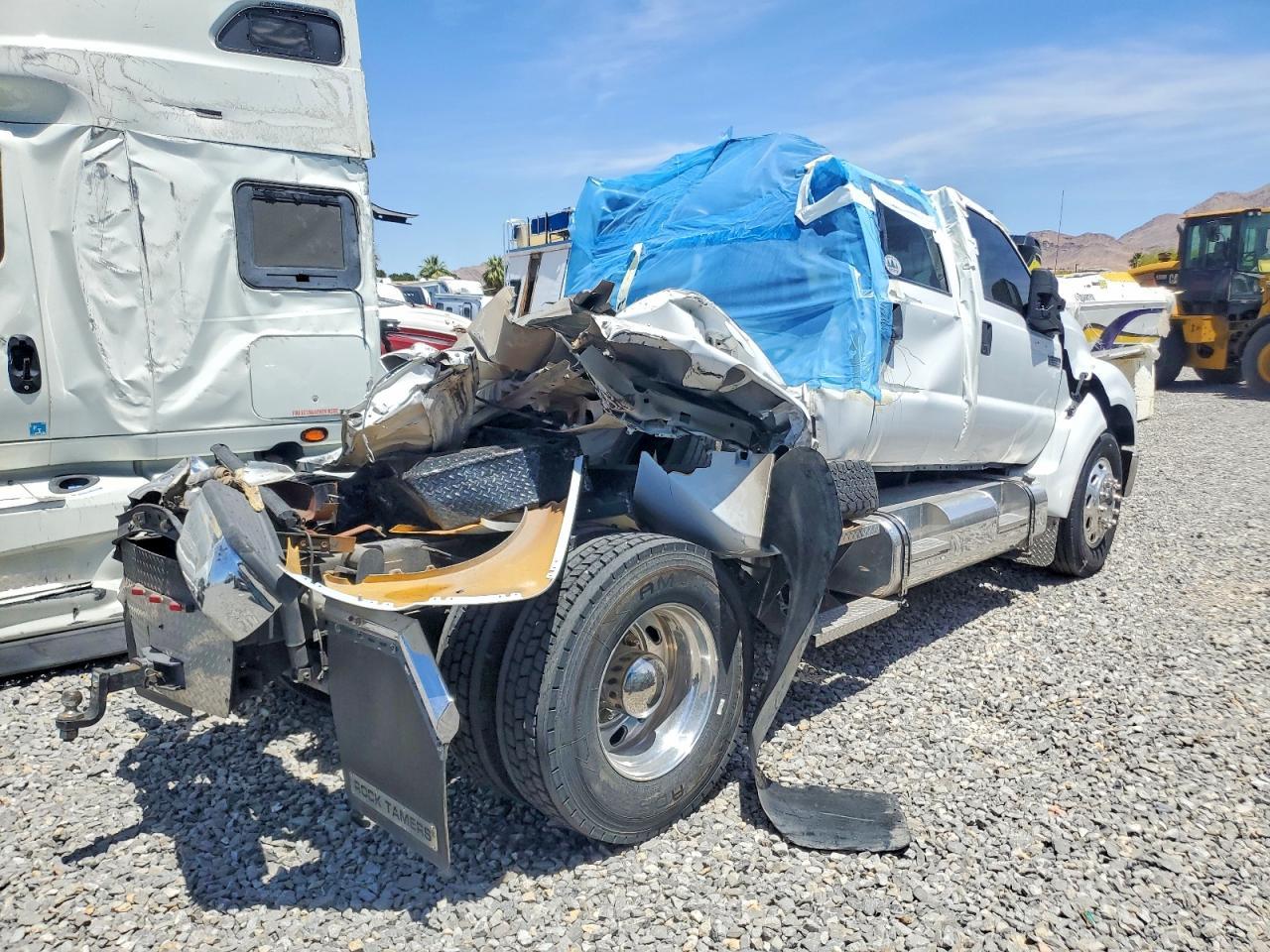 2000 Ford F650 Super Duty - Image 4