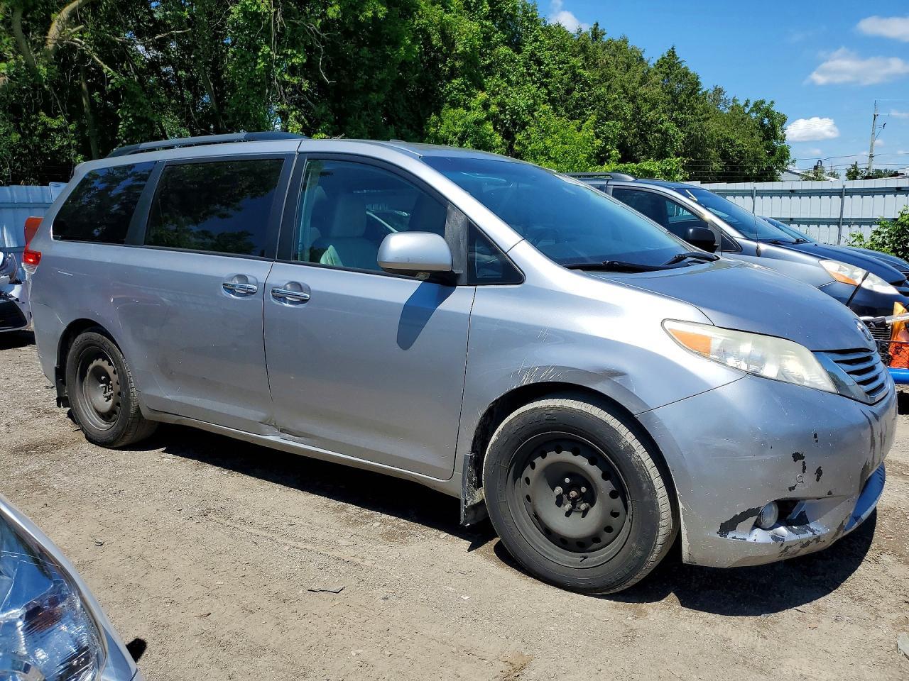 2011 Toyota Sienna Xle 7-Passenger - Image 4