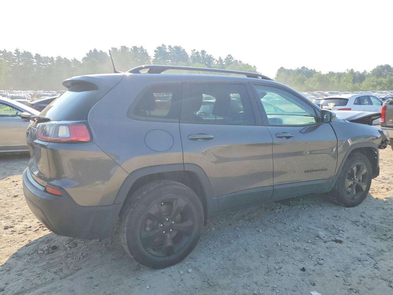2019 Jeep Cherokee Latitude Plus - Image 3