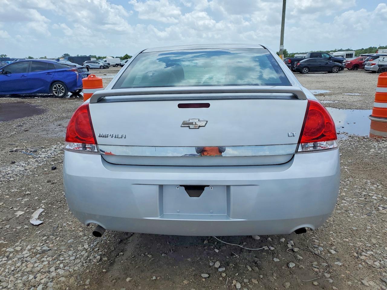 2012 Chevrolet Impala Ls - Image 6