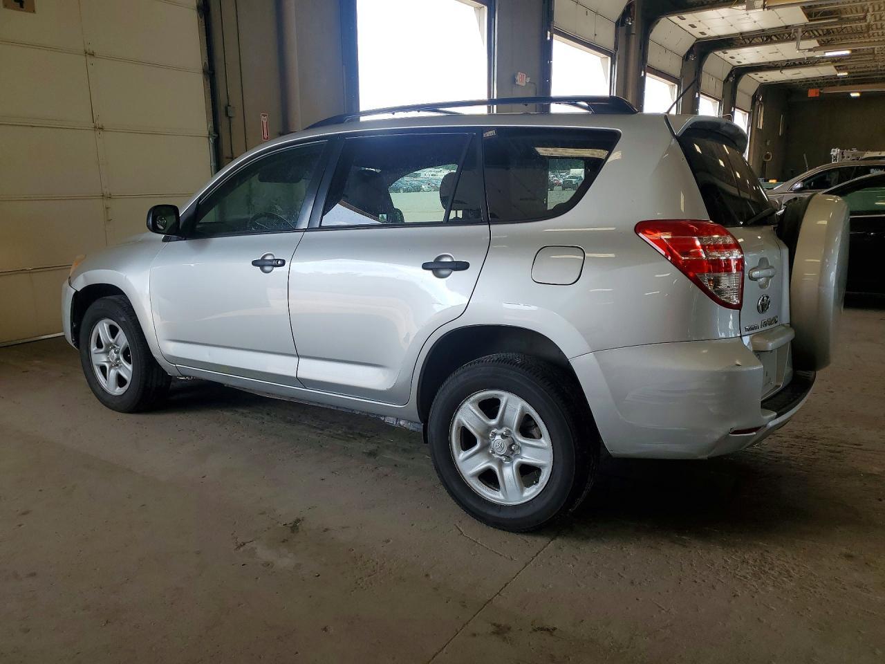 2010 Toyota Rav4 Base - Фото 2