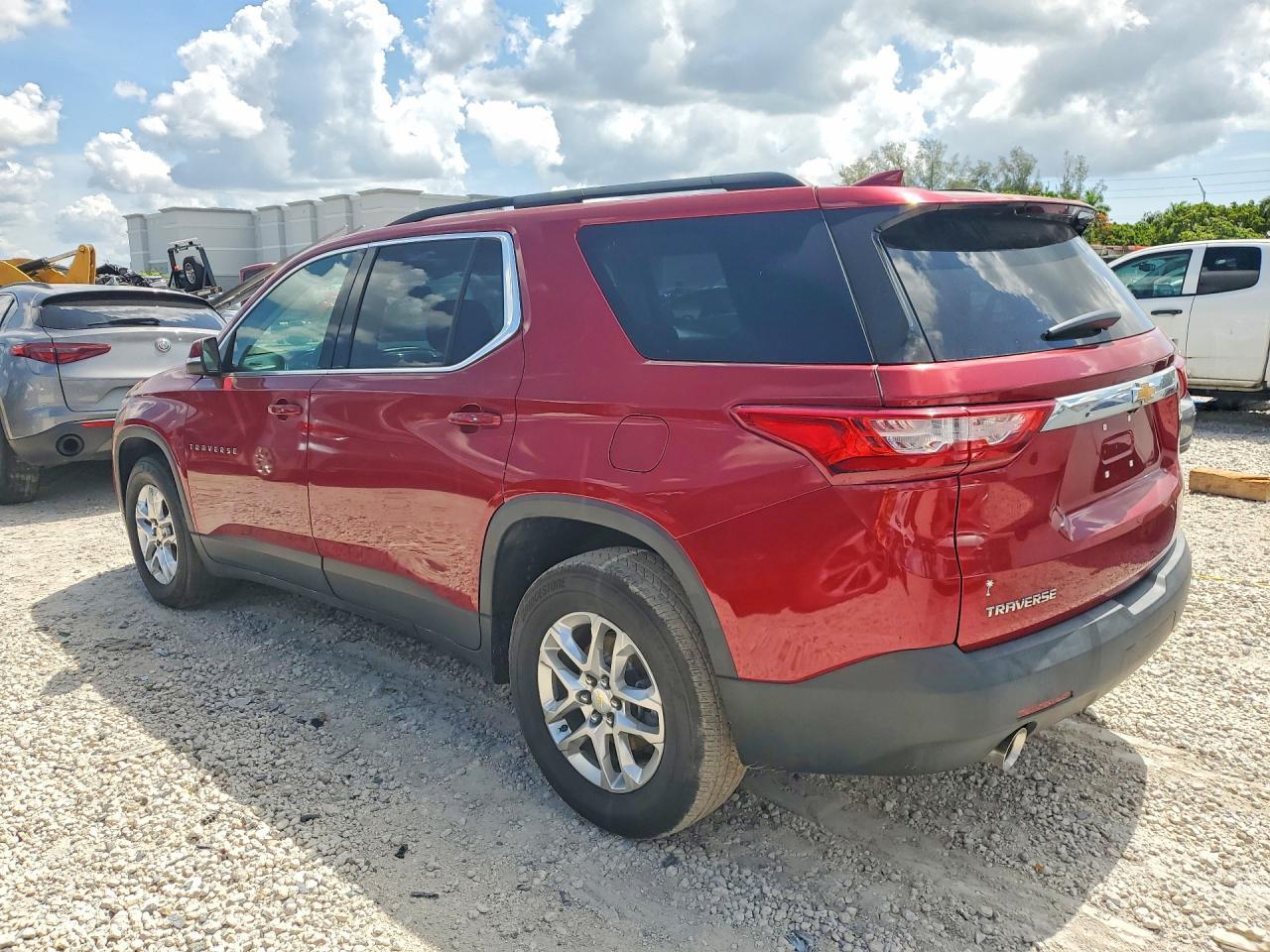 2021 Chevrolet Traverse Lt - Image 2