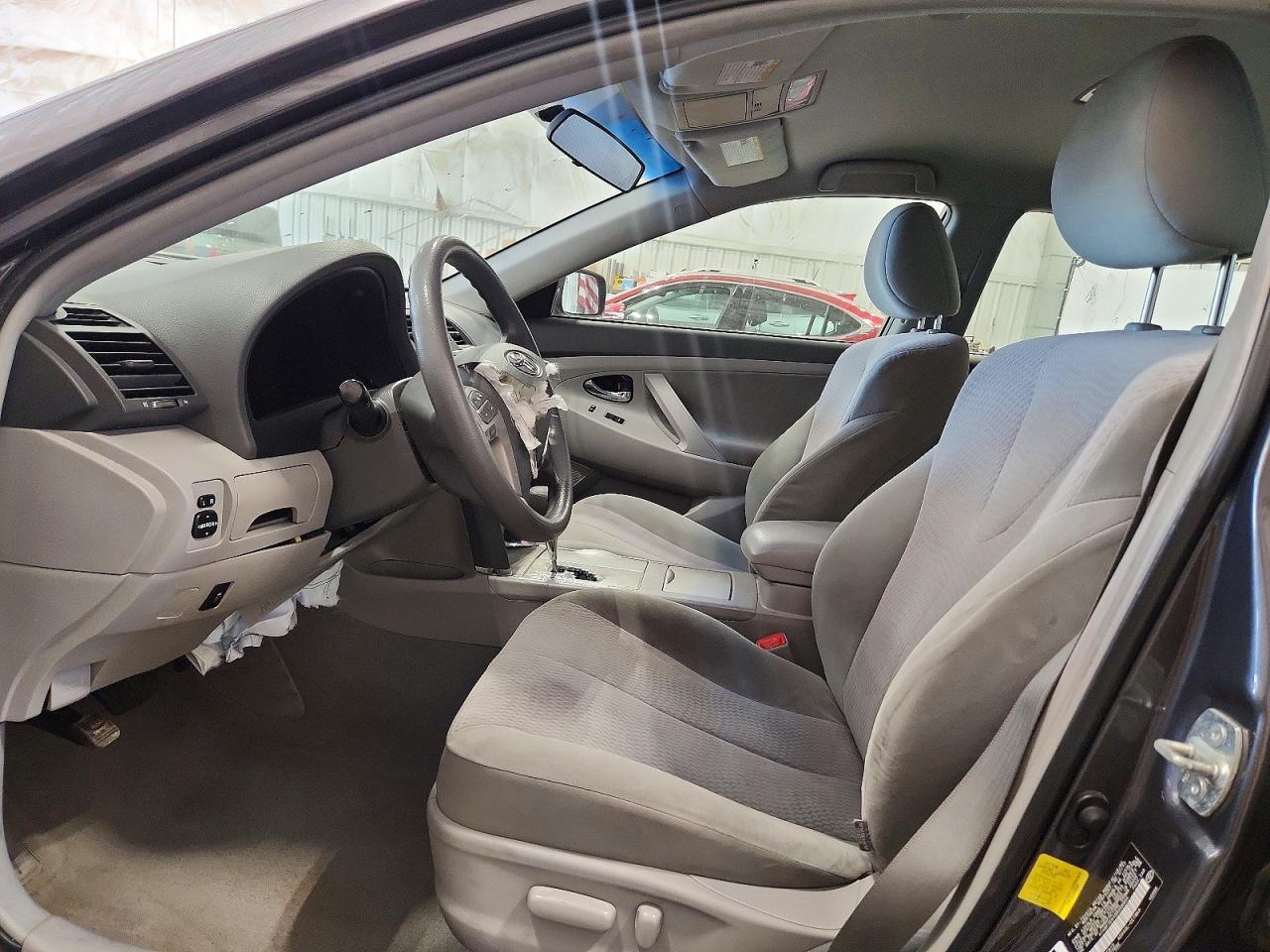 2011 Toyota Camry Le - Фото 7