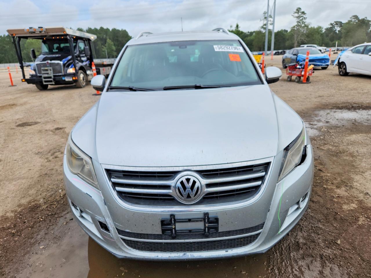 2011 Volkswagen Tiguan S - Image 5