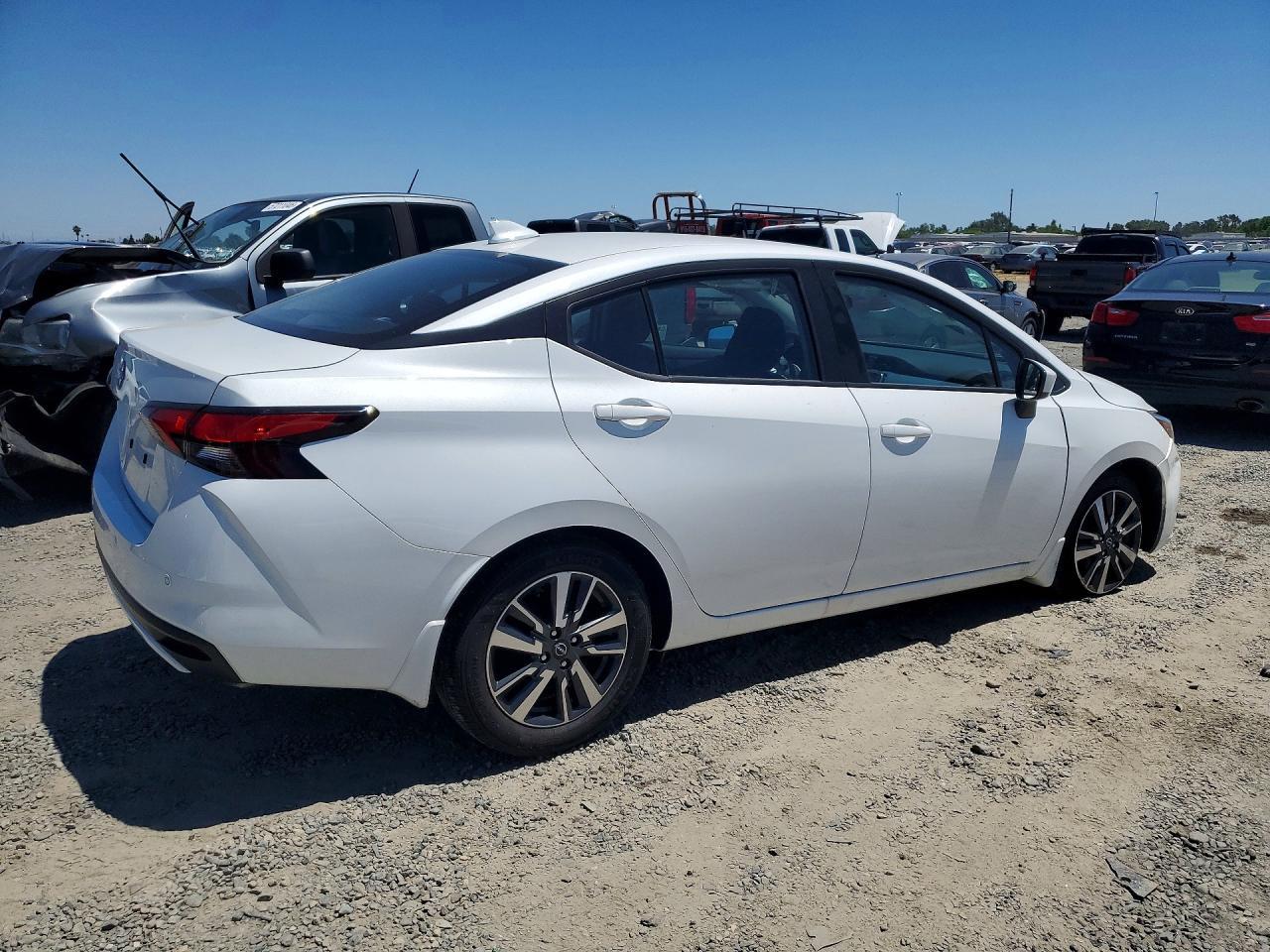 2025 Nissan Versa Sv - Image 3