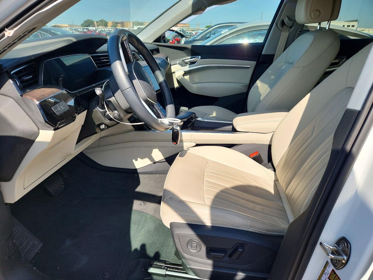 2022 Audi E-Tron Premium - Фото 7