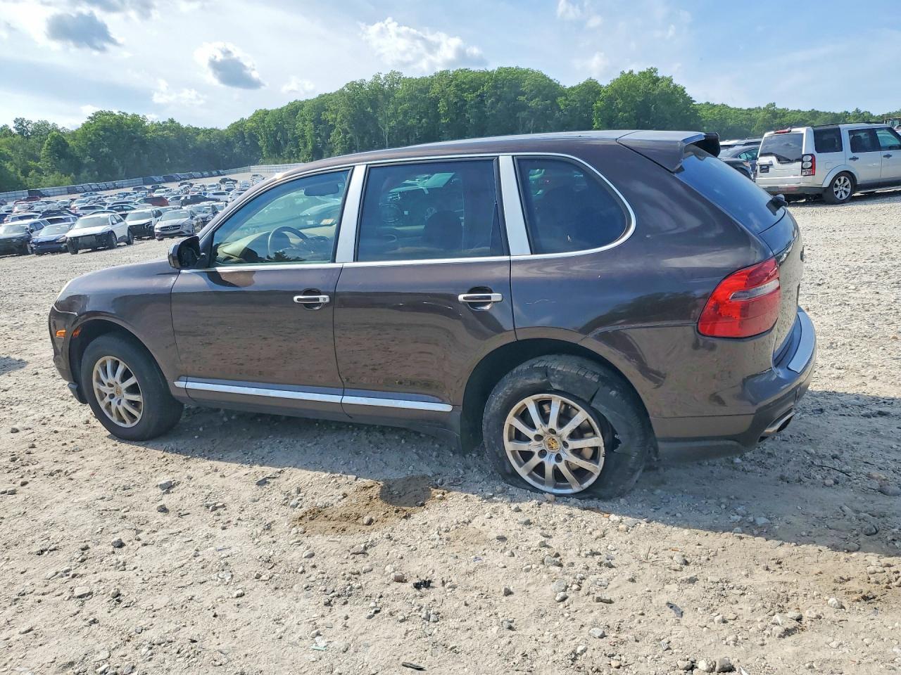 2009 Porsche Cayenne - Image 2