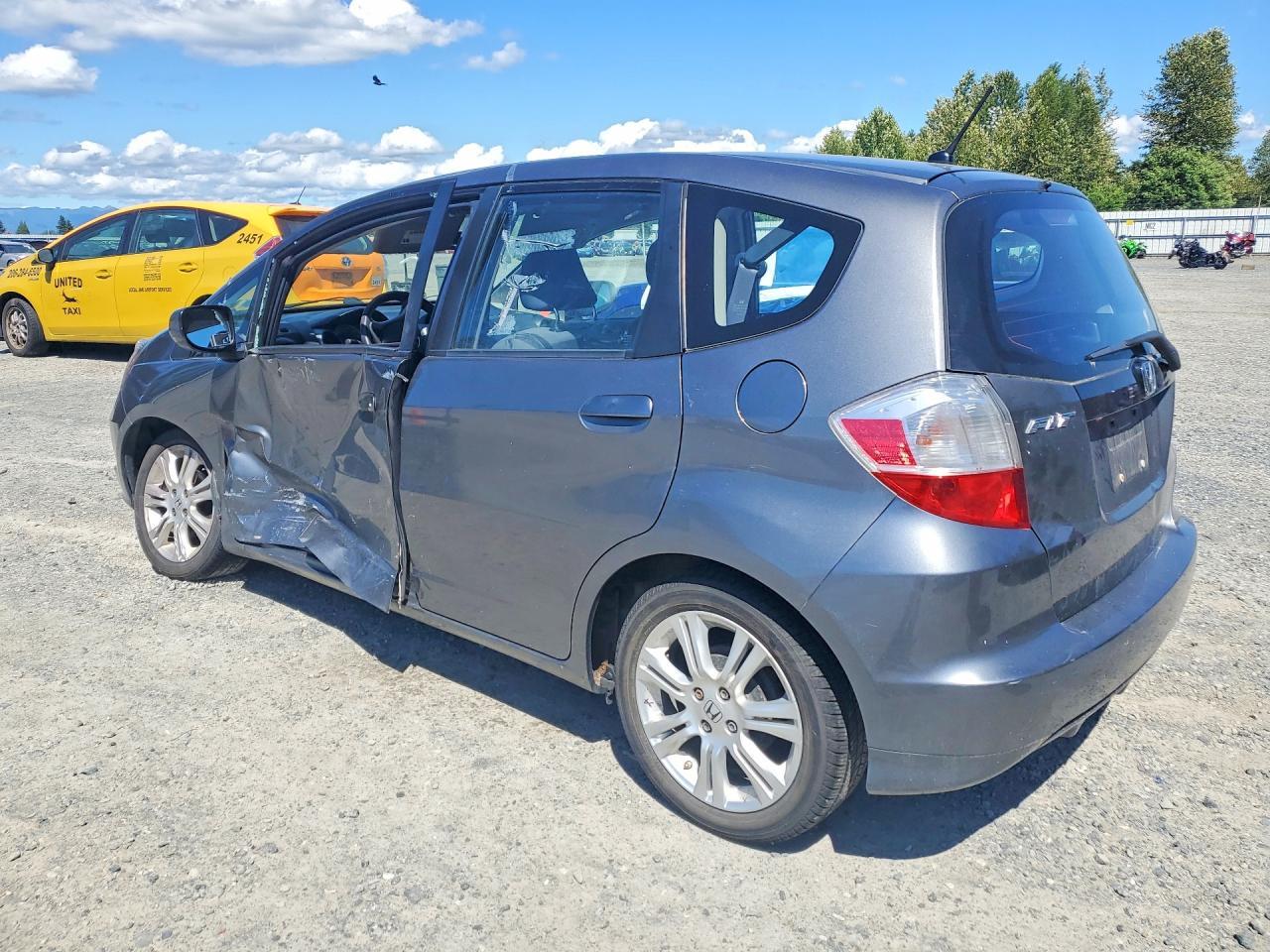 2013 Honda Fit - Image 2