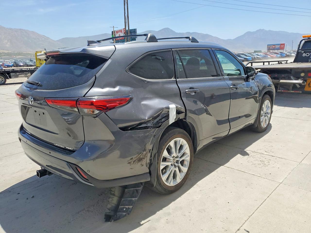 2021 Toyota Highlander Limited - Image 3