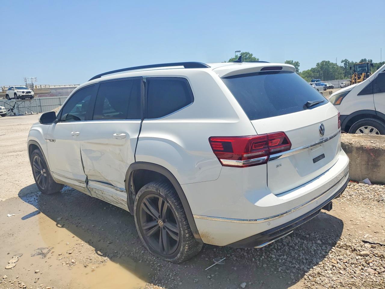 2020 Volkswagen Atlas Se - Image 2