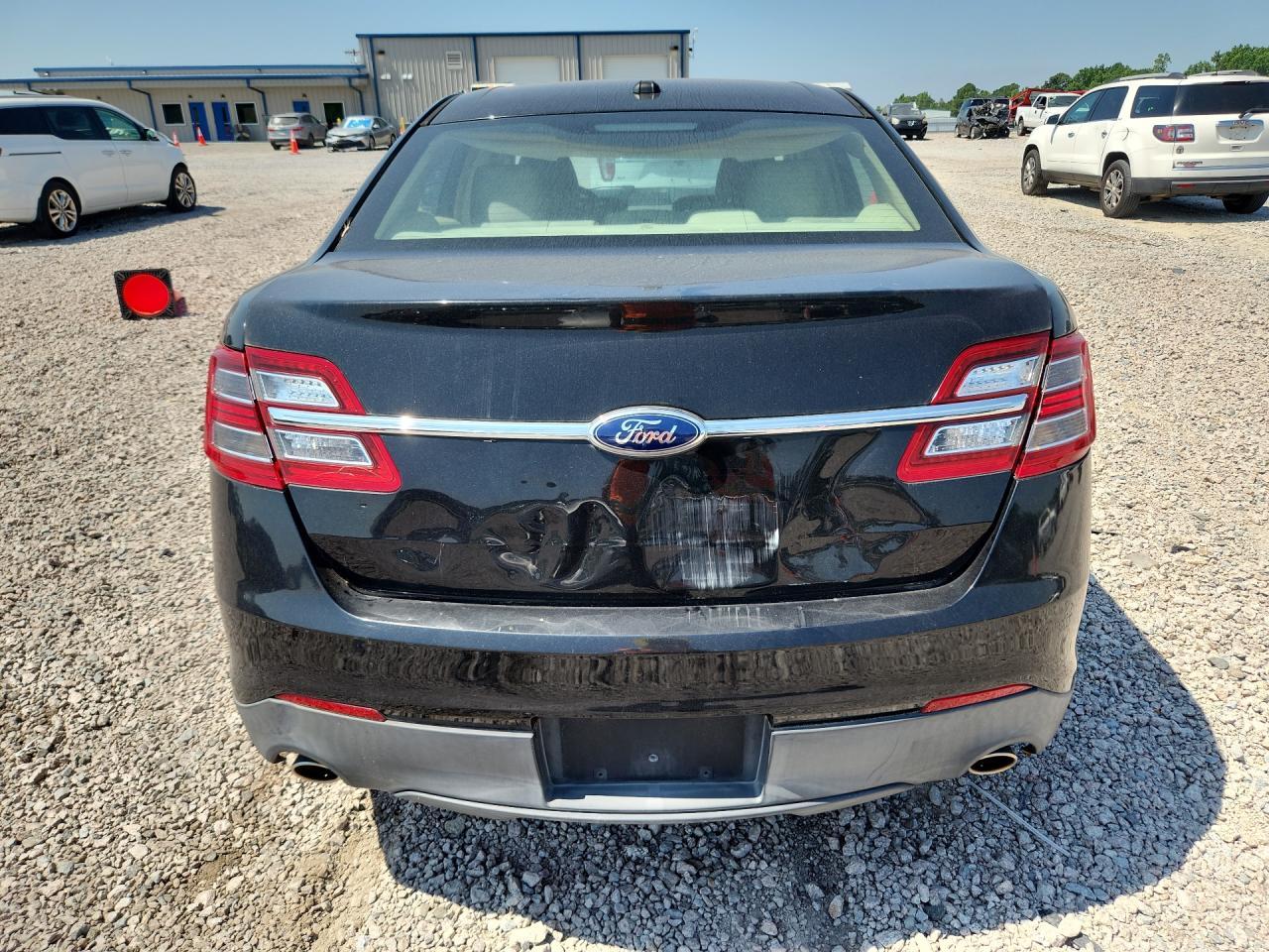 2013 Ford Taurus Se - Фото 6