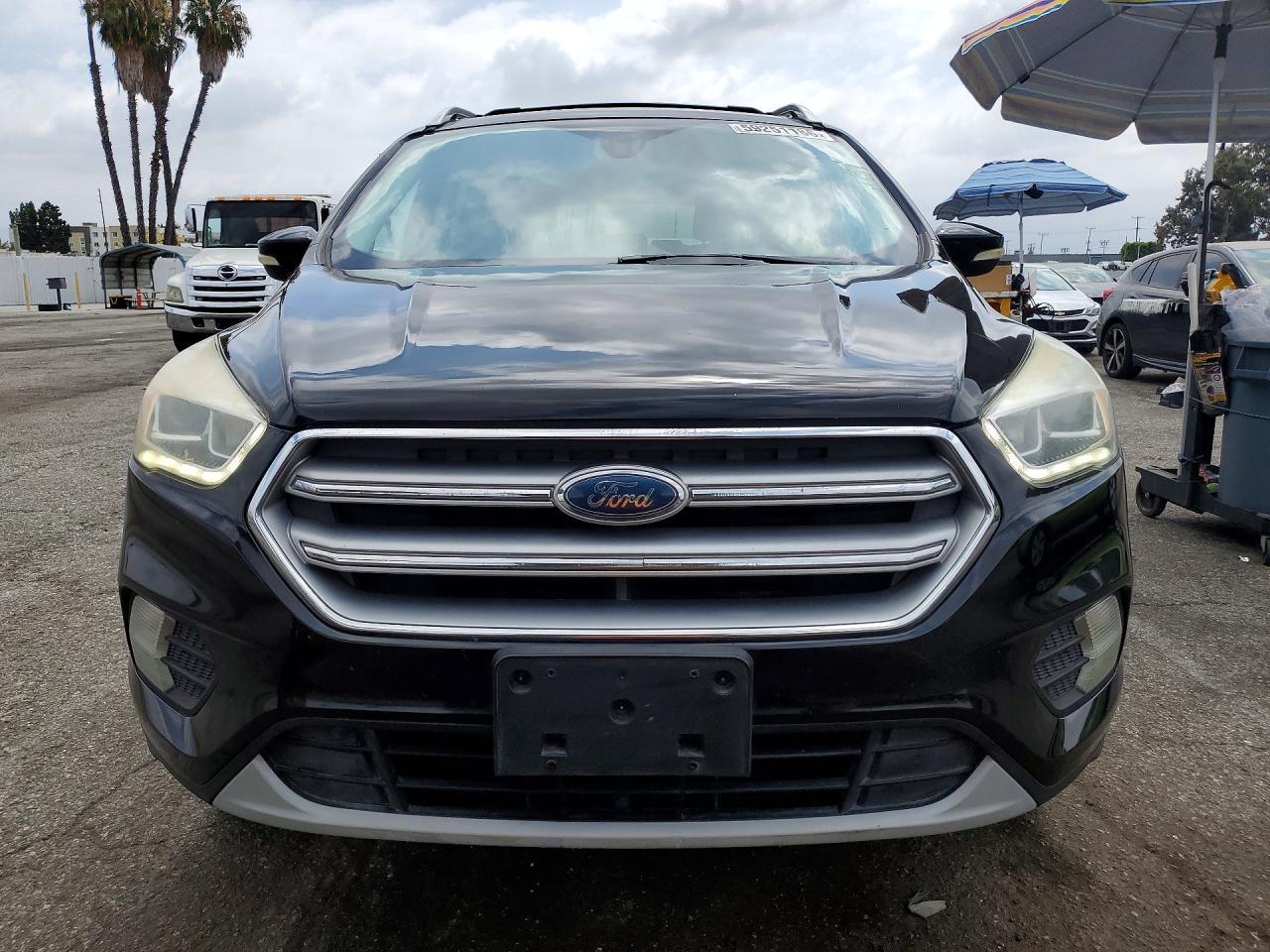 2017 Ford Escape Titanium - Фото 5