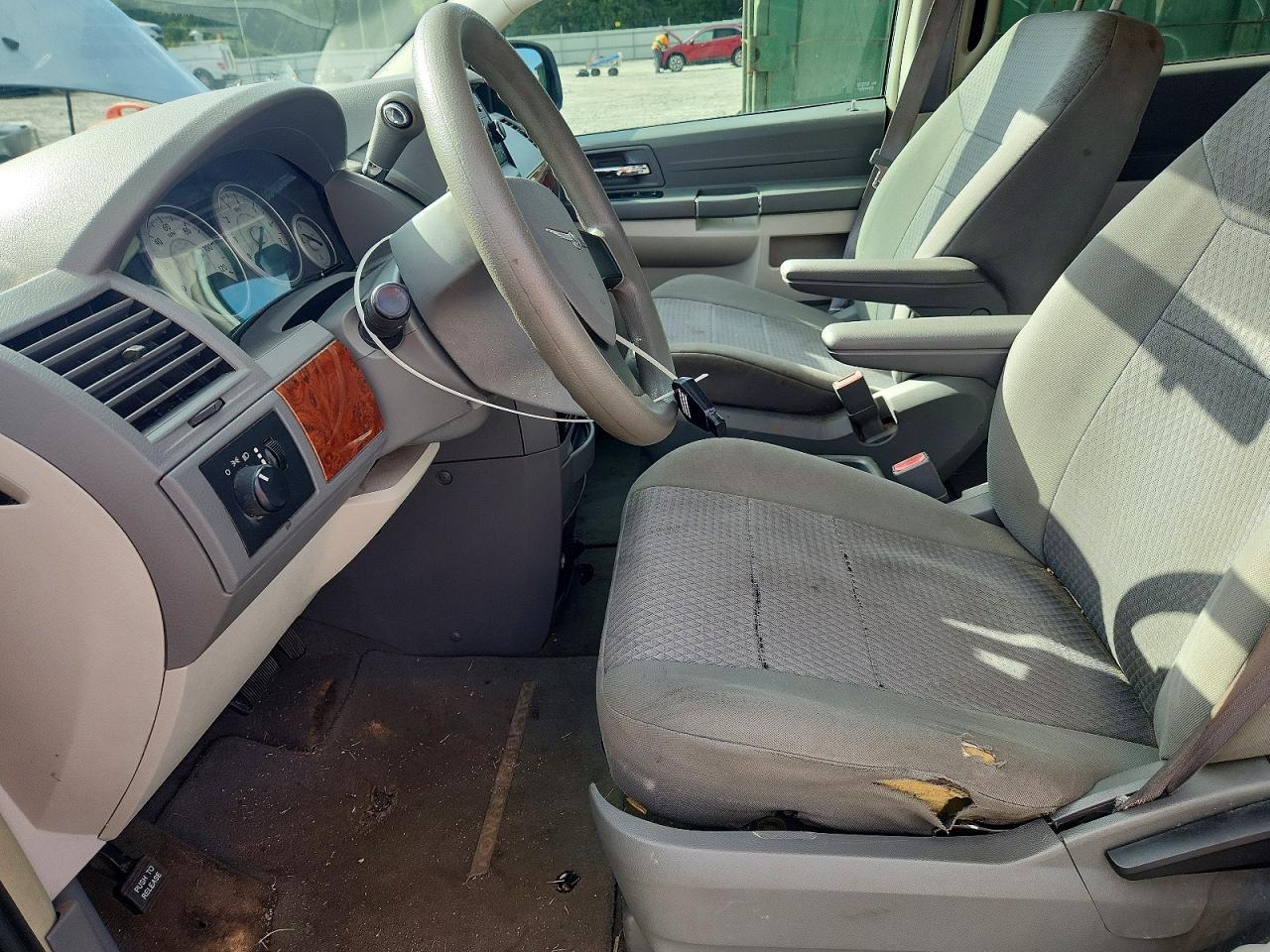 2008 Chrysler Town & Country Lx - Фото 7