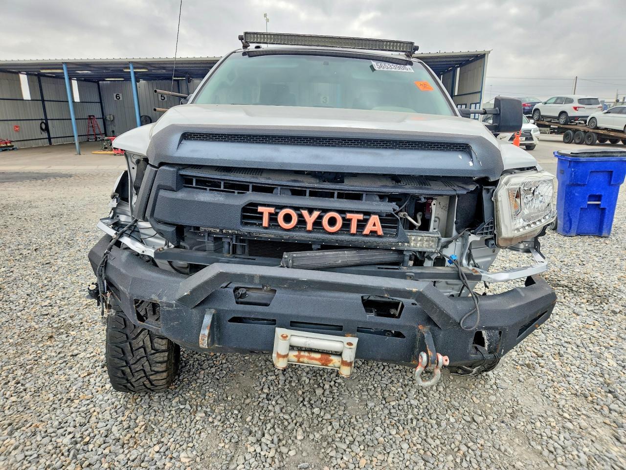 2014 Toyota Tundra Crewmax Sr5 - Image 5