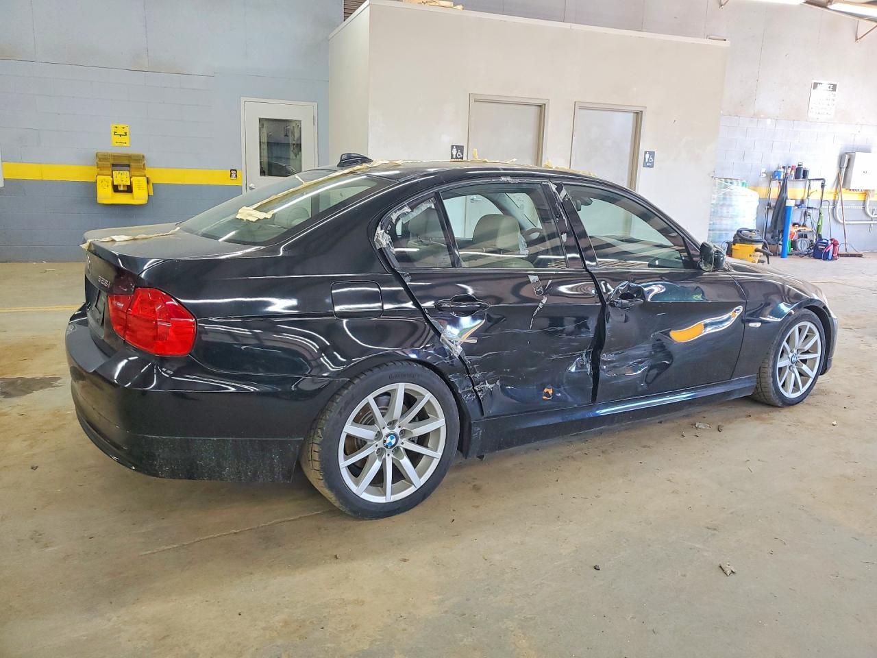 2011 BMW 328 I - Фото 3