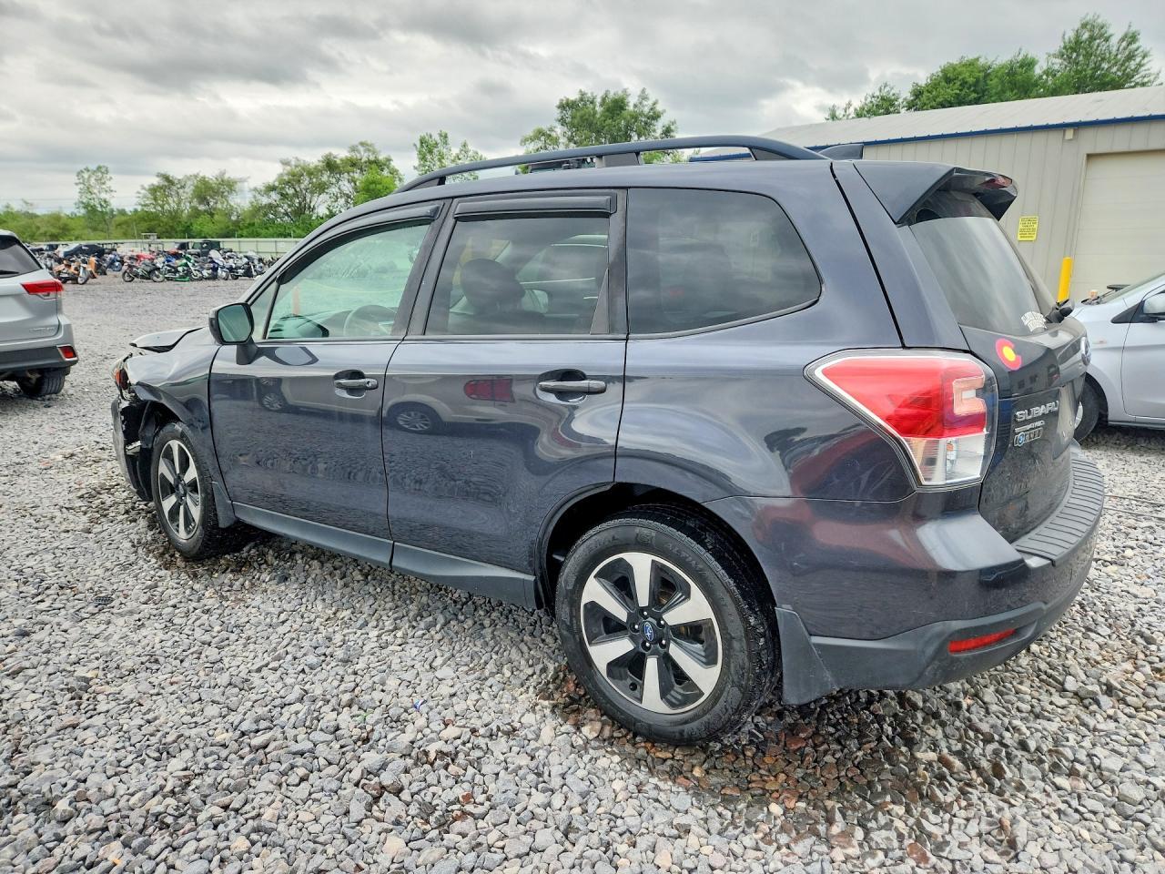 2018 Subaru Forester 2.5I Premium - Фото 2