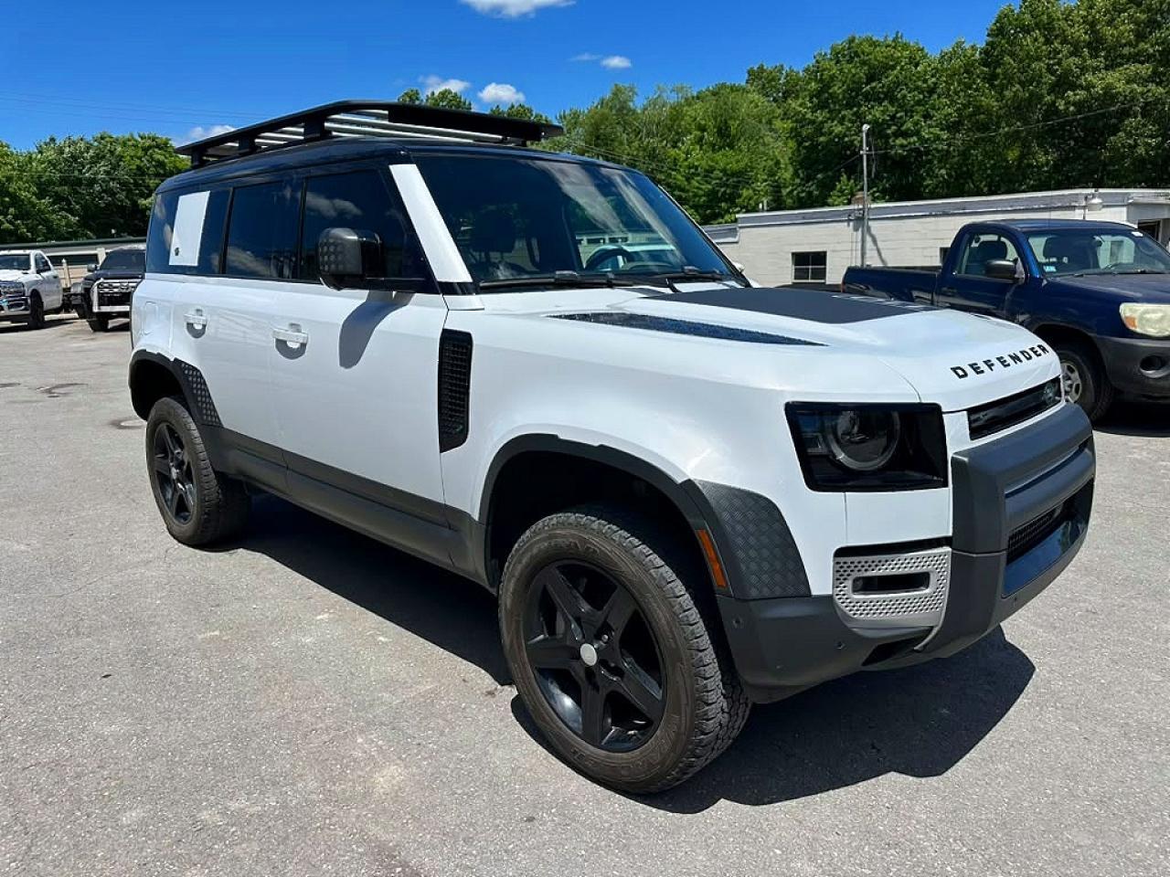 2022 Land Rover Defender 110 Se - Image 4
