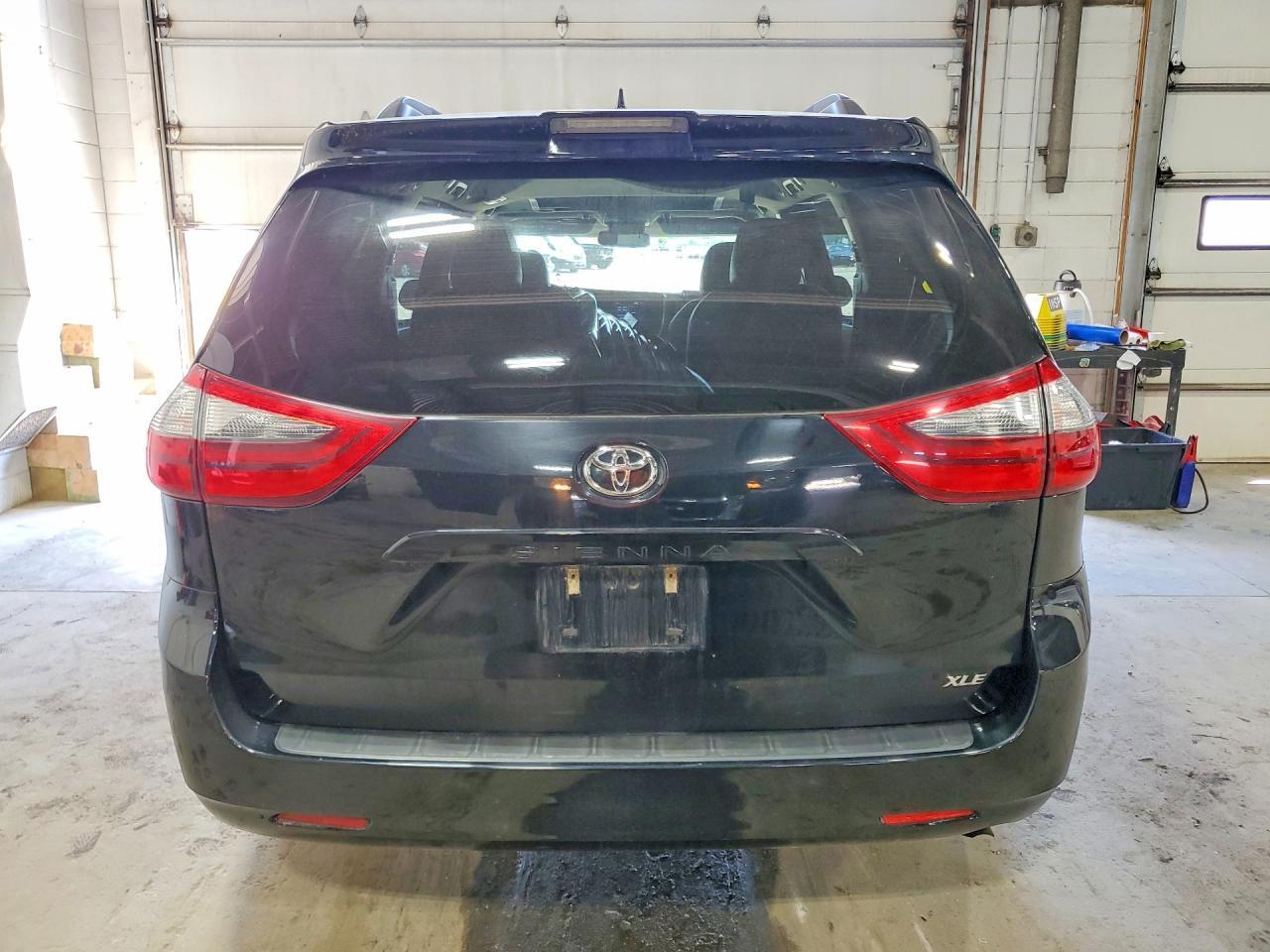 2020 Toyota Sienna - Image 6