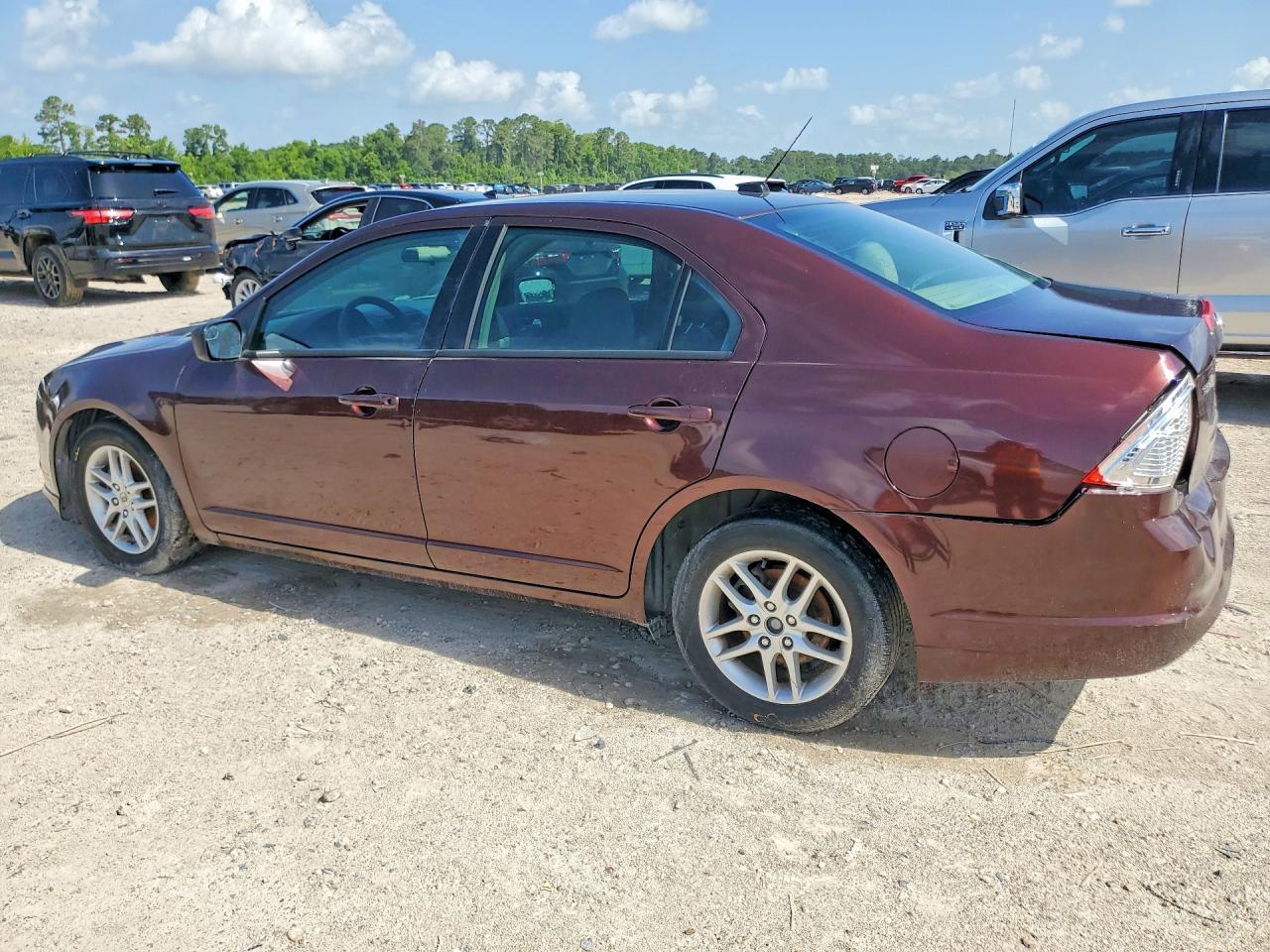 2012 Ford Fusion S - Фото 2
