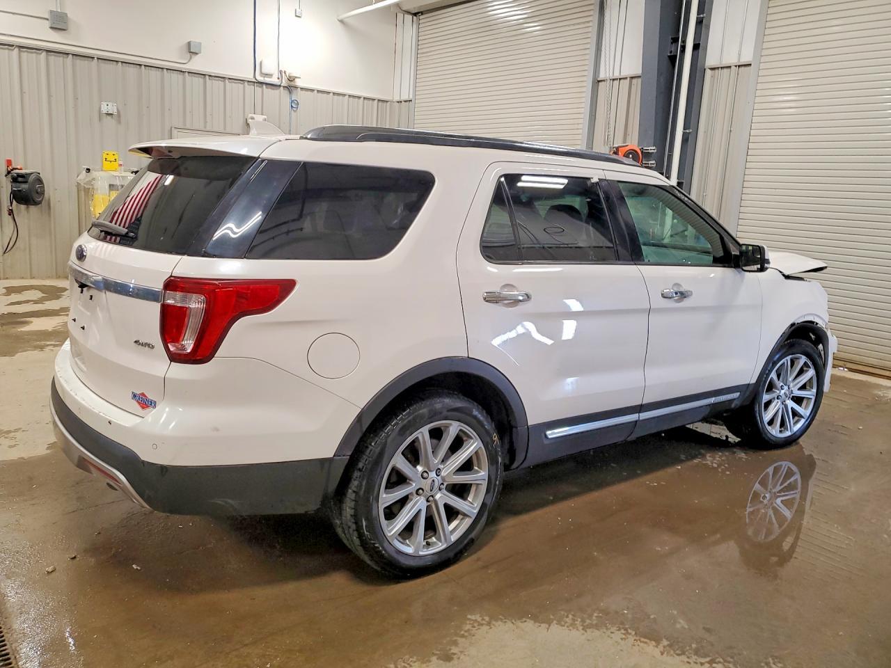2017 Ford Explorer Limited - Image 3
