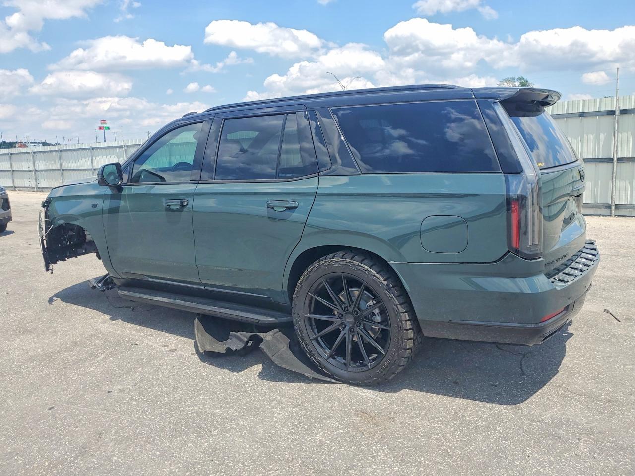 2025 Cadillac Escalade Premium Luxury - Фото 2